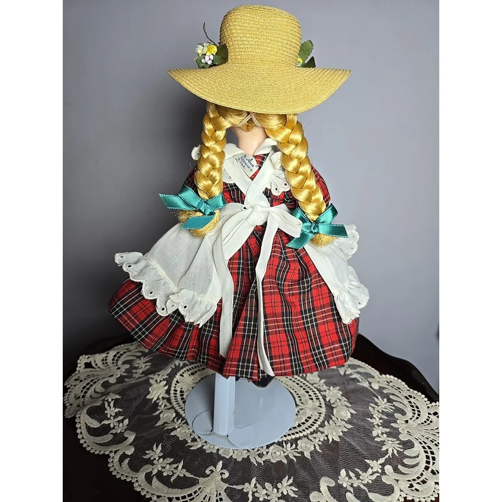 Vintage Doll. Madame Alexander. 
